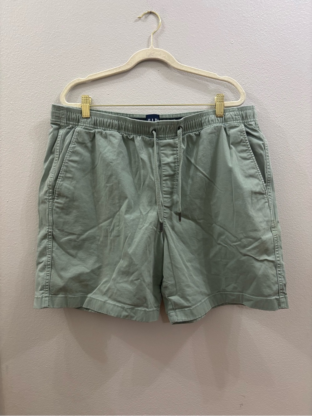 GAP Men's Light Sage Green Drawstring Cotton Athletic Shorts